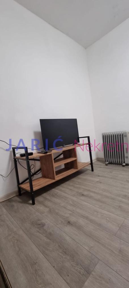Zemun 55m2 3. 0 Kuća sa placem od 1ar-a