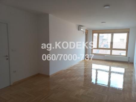 CENTAR - SUD 67mkv IV 500€