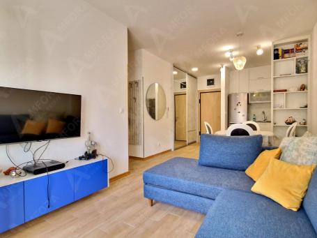 JEDNOSOBAN MODERNO OPREMLJEN STAN 45 M² SA POGLEDOM NA MORE I GARAŽNIM MESTOM U KOMPLEKSU THE OLD BA