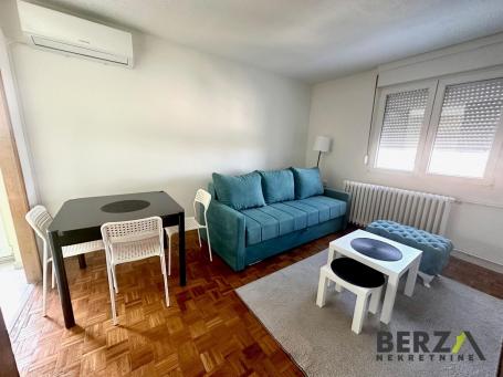 KOMPLETNO RENOVIRAN JEDNOSOBAN STAN U ŠEKSPIROVOJ ULICI