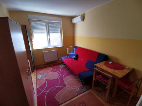 Garsonjera na Podbari, Novi Sad