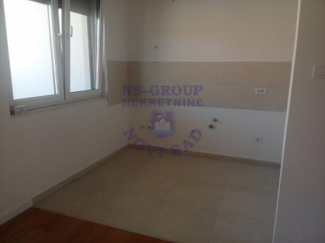 Četvorosoban stan na Bulevaru, 104m2