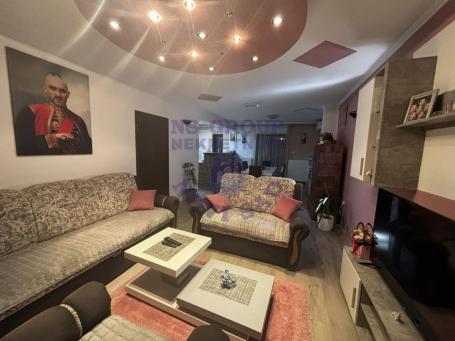 Bački Jarak spratna kuća 232m2!
