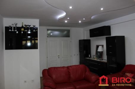 NOVI SAD - BULEVAR - TROSOBAN STAN - 101 m2