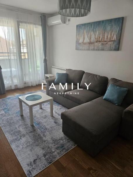 Izdaje se stan na Grbavici, 40m2, 550e