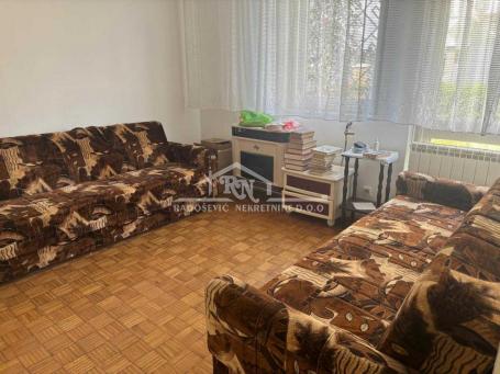 Petlovo brdo, Jagodinska, 56m2+dvorište 2 ara+podrum ID#1533