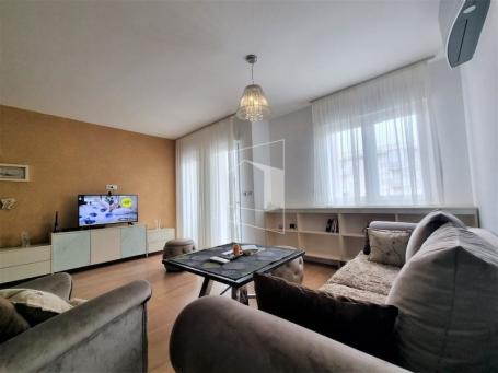 Jednosoban namješten stan, 68m2, City kvart, Podgorica