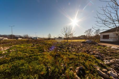 Plac 3.700m2 za industriju i proizvodnju - Danilovgrad