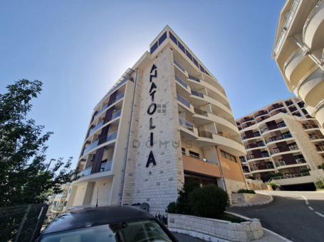 Trosoban namješten stan 93m2, Bečići - Budva