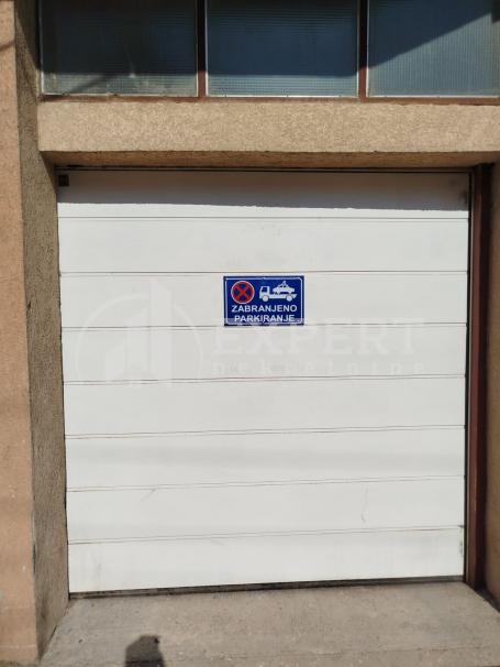 Izdaje se parking mesto u garaži