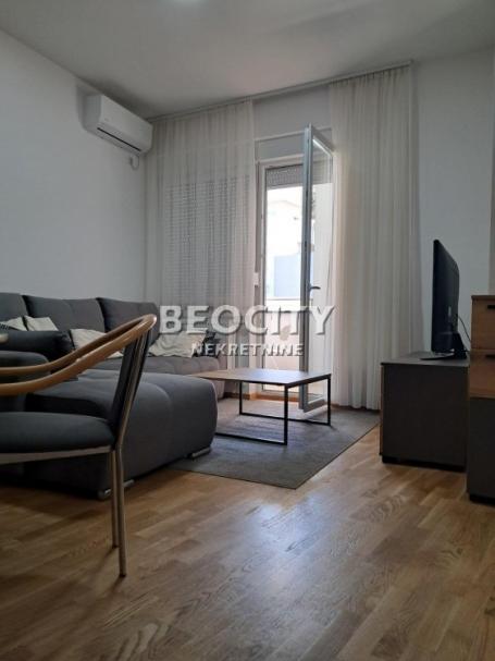 Novi Sad, Centar, Valentina Vodnika, 2. 0, 44m2, 550EUR
