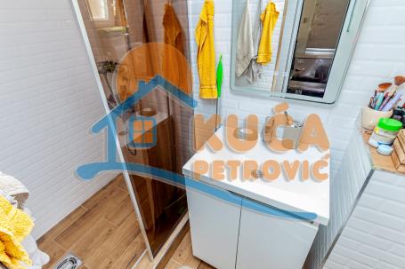 Dva sprata kuće i garsonjera u dvorištu, 177 m2, Duvanište