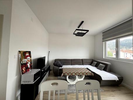 Izdavanje, Stan, 47m2 , BUDVA