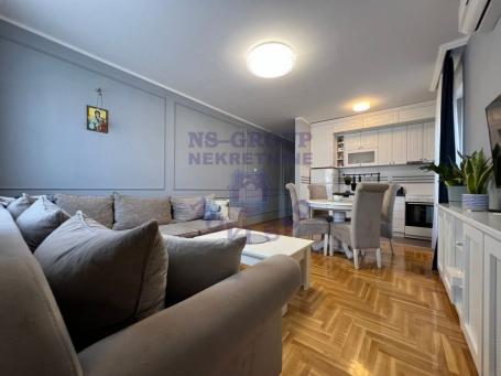 Prodaje se dvoiposoban stan na telepu 52m2