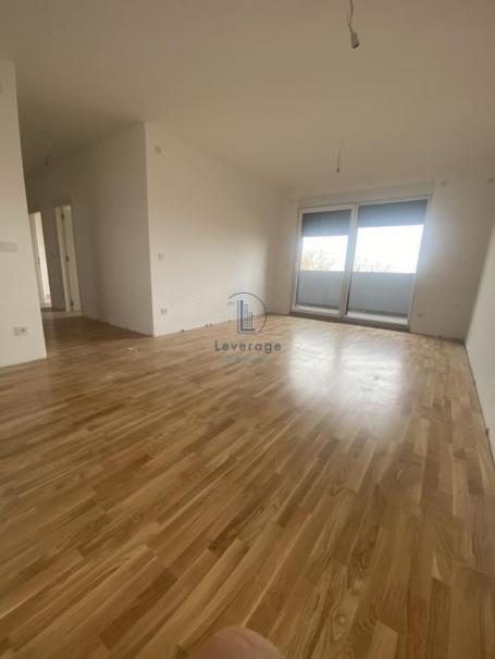 Oslobođenja, 104 m2