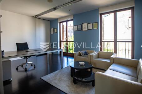 Istra, Rovinj, prostran poslovni 171 m2 prostor u centru grada 