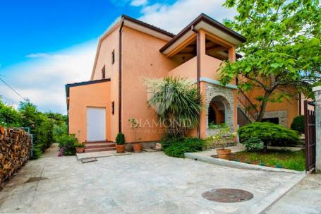 Rovinj, kuća sa apartmanima u mirnoj ulici