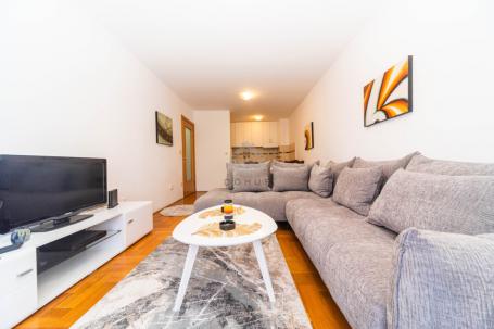 Dvosoban stan 75m2, Stari Aerodrom - Podgorica