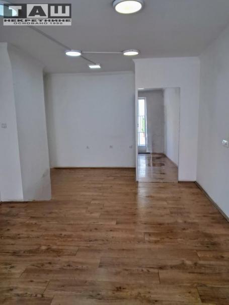 LOKAL U PEŠAČKOJ ZONI