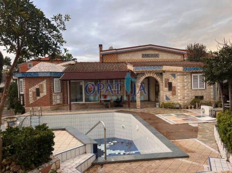 Vir/Südseite,  Haus mit Pool 150m zum Strand