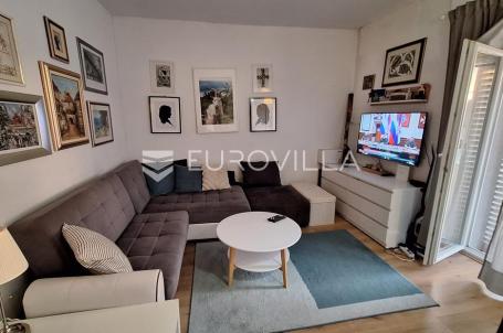 Pula, Centar: Adaptiran trosoban stan 51 m², 100 m od Arene, 1. kat, vrhunska lokacija