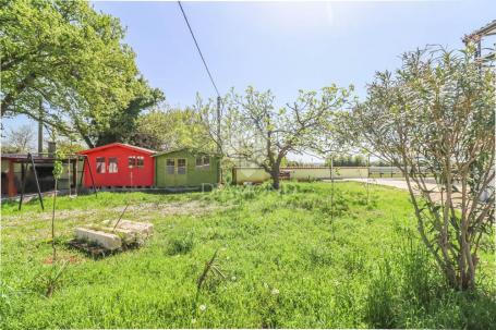 Pula, Umgebung, geräumige Wohnung mit Pool und Garten