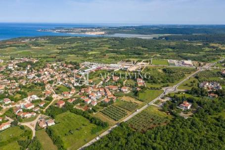 Istrien, Tar – Geräumiges attraktives Baugrundstück, 3500 m2, ausgezeichnete Lage