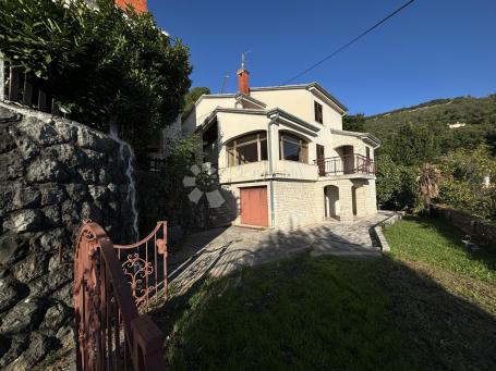 OPATIJA, centar, kuća 300m2, S POGLEDOM