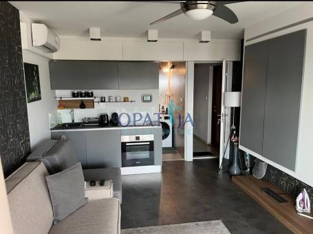 Opatija - studio apartman s balkonom i parkirnim mjestom