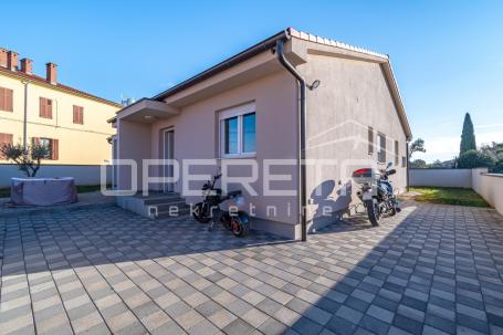 Galižana, prizemnica 130 m2 sa dva stana