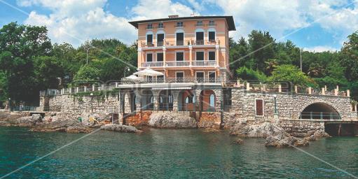 Opatija, riviera - Stan u povijesnoj vili, prvi red do mora