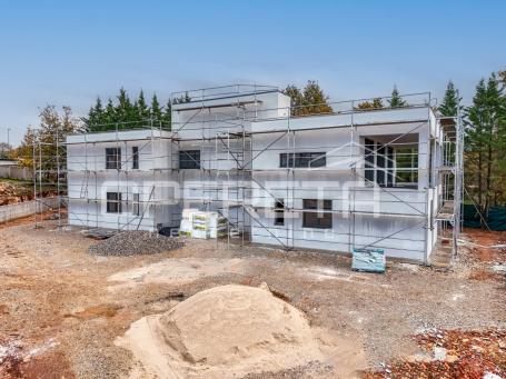 ISTRA, POREČ - Visokokvalitetni stan u prizemlju s vrtom u novogradnji 
