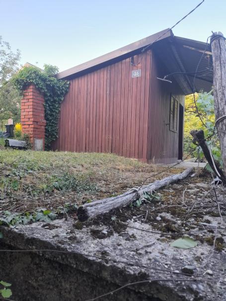 PRODAJEMO VIKENDICU U ČUČERJU - SAVRŠENO MJESTO ZA ODMOR U PRIRODI, NADOMAK ZAGR