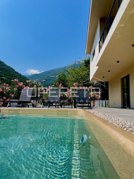 Mošćenička Draga – Moderna vila s bazenom, 10 minuta od mora