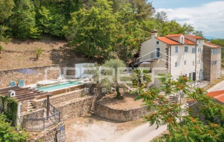 Prodaja, Kuća, Motovun, Motovun, Samostojeća, 220m2