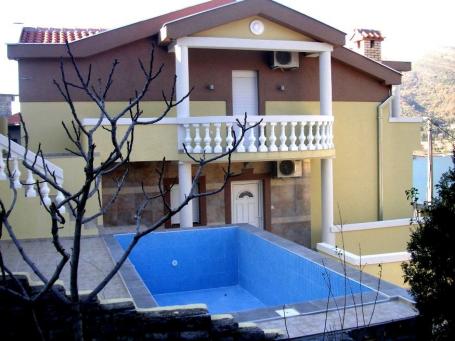 NA PRODAJU – KUĆA U OPATOVU, TIVAT
