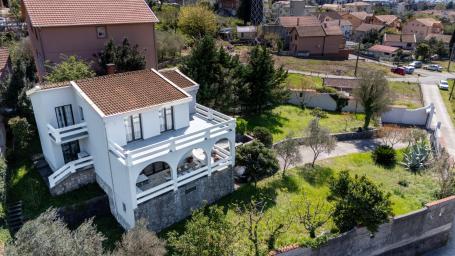 Porodična kuća sa pogledom na more