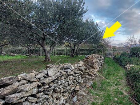 Tugare, Naklice, građevinsko i poljoprivredno zemljište 1.528 m2