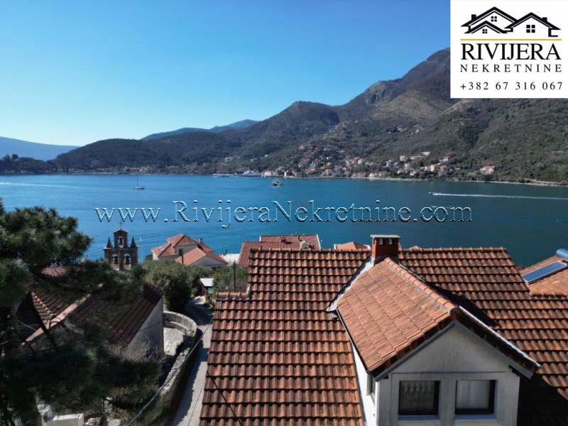 Doppelhaushälfte zum Verkauf in Tivat