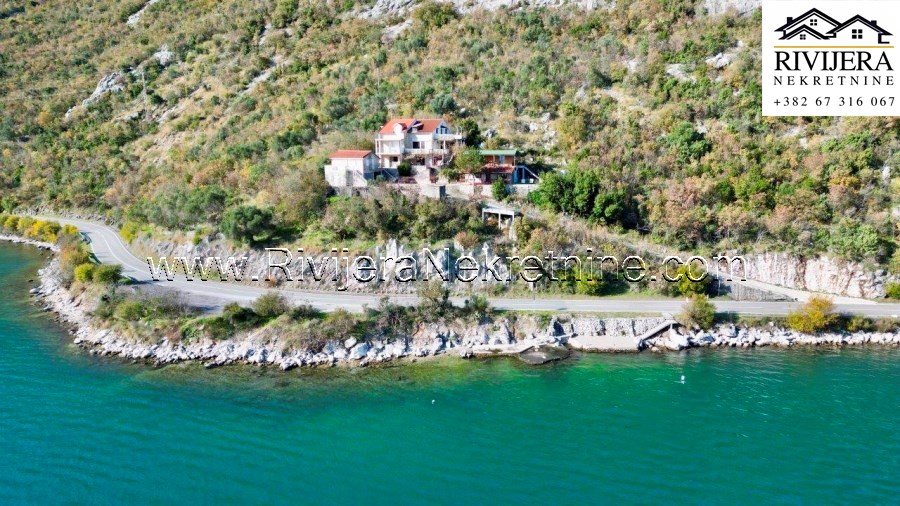 Na prodaju porodicna kuca Strp Kotor