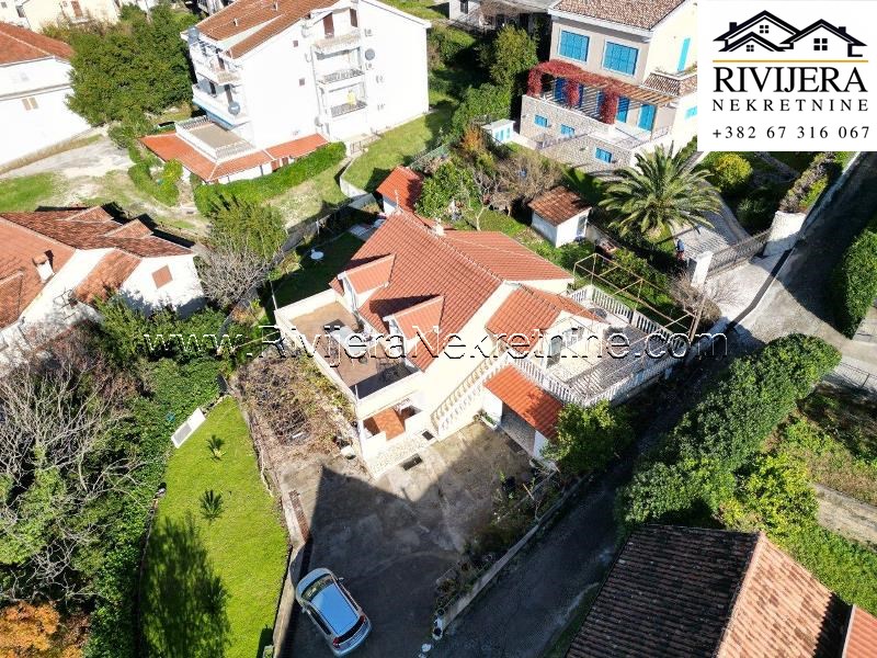 Na prodaju porodicna kuca, Dobrota Kotor