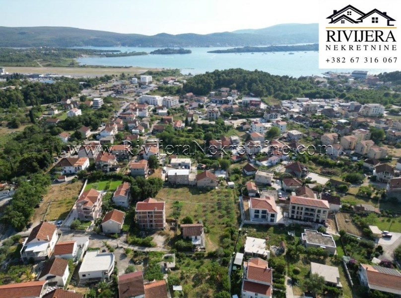 Zu verkaufen urbanisiertes Grundstück in Tivat