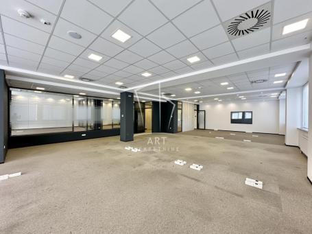 Novi Beograd, odličan poslovni prostor u modernoj zgradi ID#12141