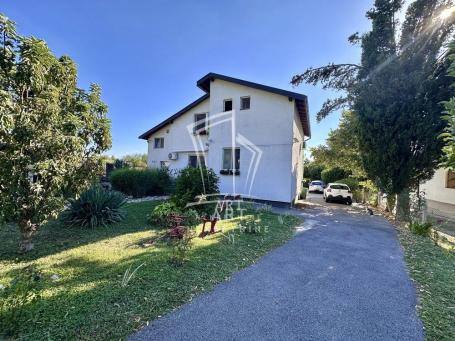 Kuća ispod Kosmaja, 3 stana, 15.57 ari ID#12144