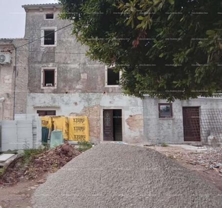 Kuća Prodaje se kuća s konobom u fazi renovacije, Krnica!