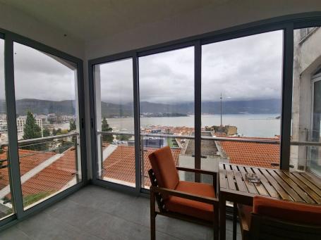 Izdavanje jednosobnog stana 50 m² sa panoramskim pogledom na more i parking mestom – Vidikovac, Budv