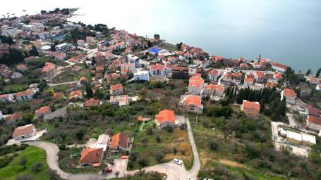 Zemljiste 1800m2 sa ucrtanim projektom za izgradnju 3 vile u mestu Donja Lastva, Tivat, sa predivnim