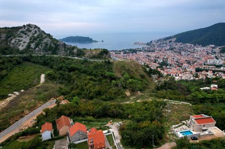 Urbanizovan plac 1000m2 Markovici, Budva