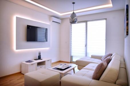 Moderno opremljen dvosoban stan 60m² – Becici