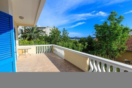 Prostrana kuća od 400m2 Susanj, Bar
